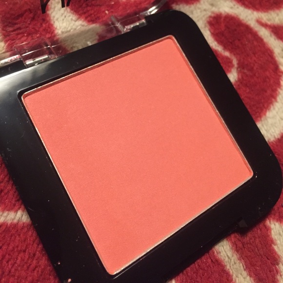 Nip nyx citrine rose sweet cheeks matte blush - Picture 3 of 4